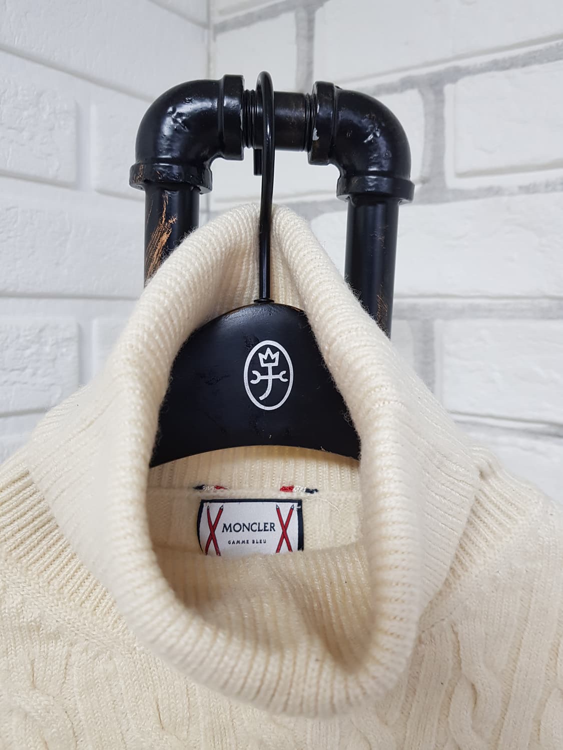 [55/정품] 몽클레어 감마블루 터틀넥 꽈배기니트 상품이미지4