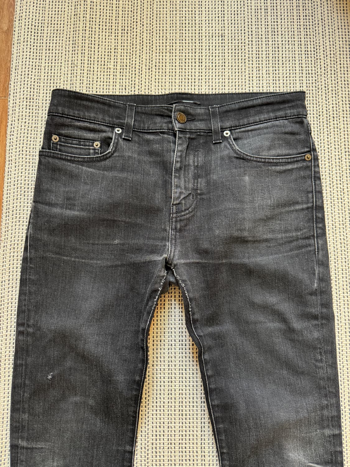 생로랑 하드 워시드 블랙진 상품이미지3