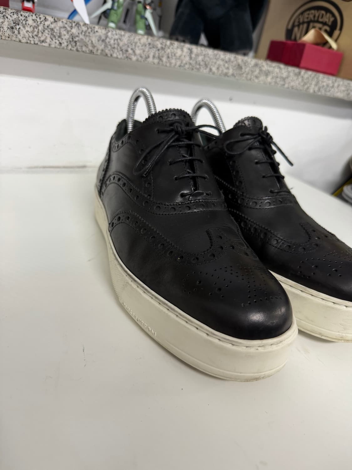 정품) 루이비통 남성 윙팁 남성 구두 스니커즈 6(255-260) 상품이미지3