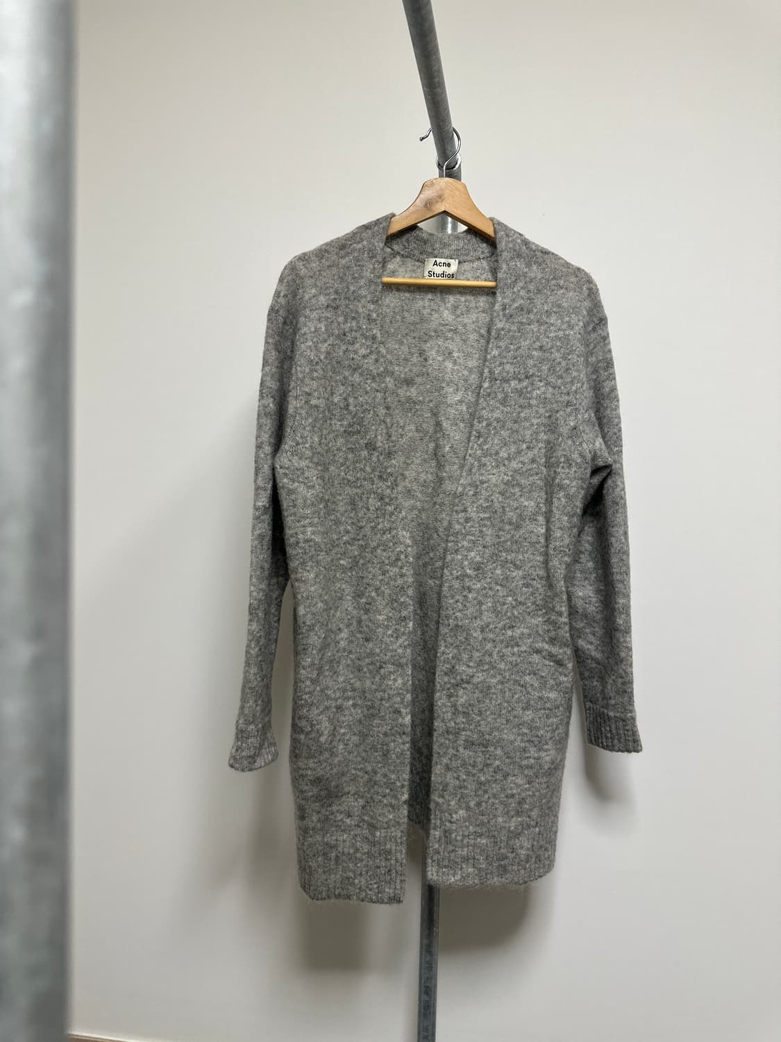아크네 스튜디오 모헤어 가디건 상품이미지1