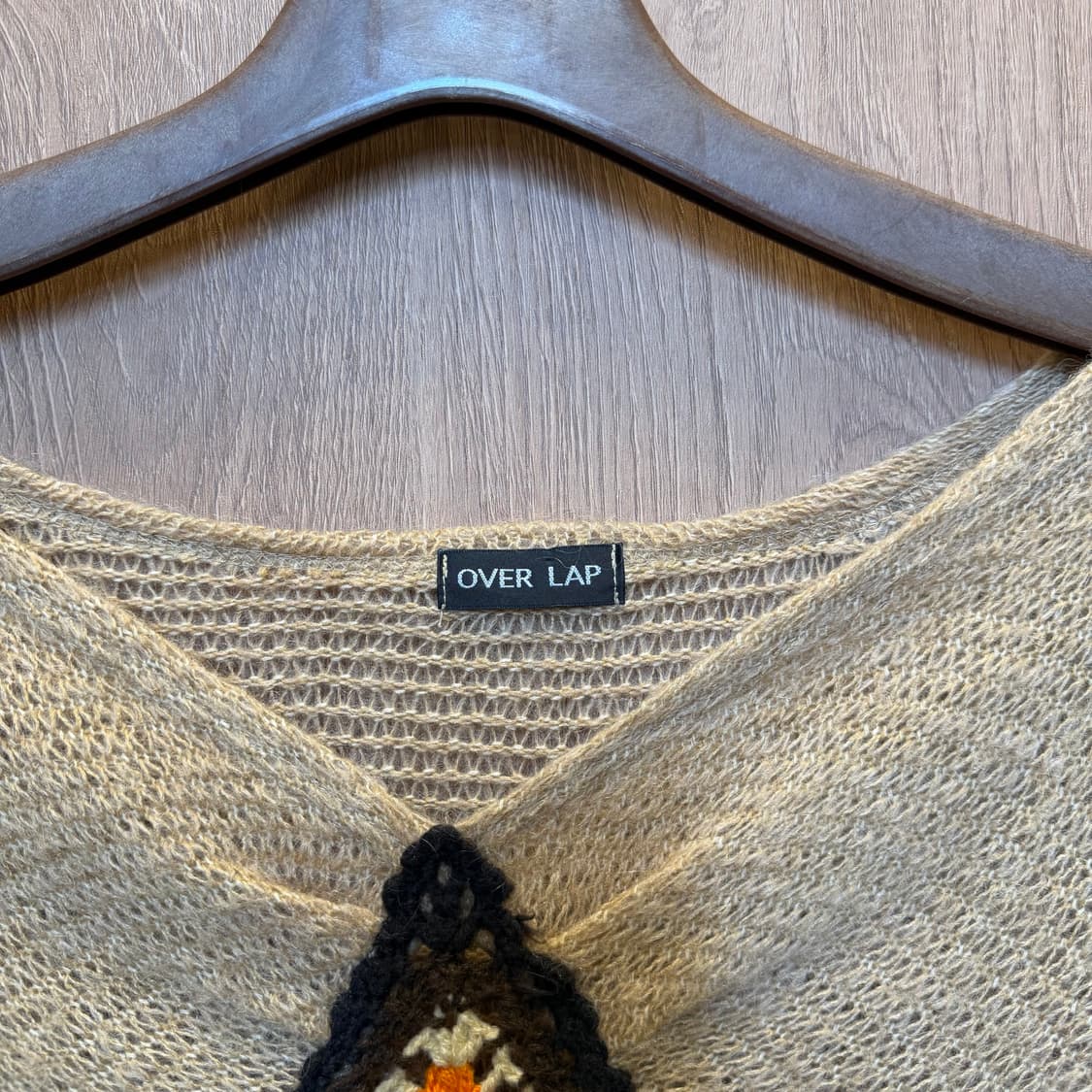 빈티지 브이넥 니트 크로셰 짜임 디테일 베이지 상품이미지9