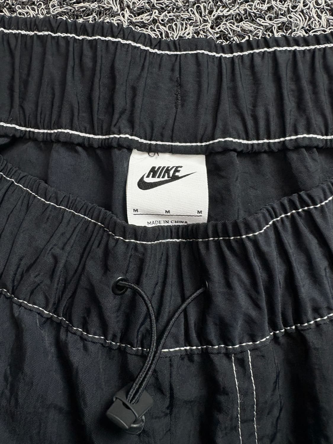 나이키 스우시 디테일 하이라이즈 우븐 팬츠 2430 상품이미지4