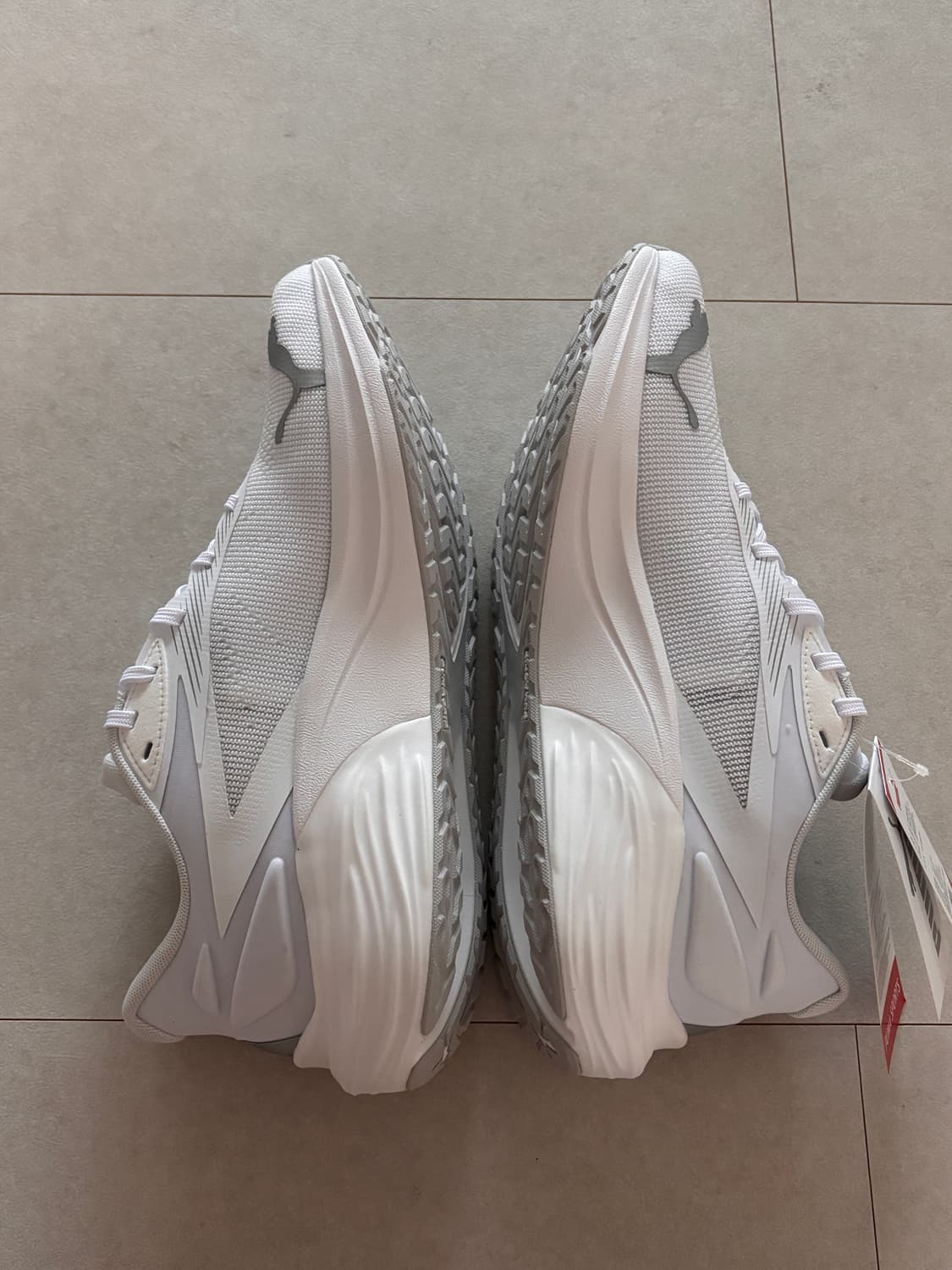 새상품) 푸마 일렉트리파이 나이트로4 런닝화 290 상품이미지3