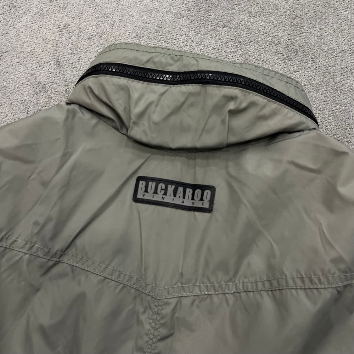 L 버커루 나일론 하이넥 바람막이 자켓 상품이미지4