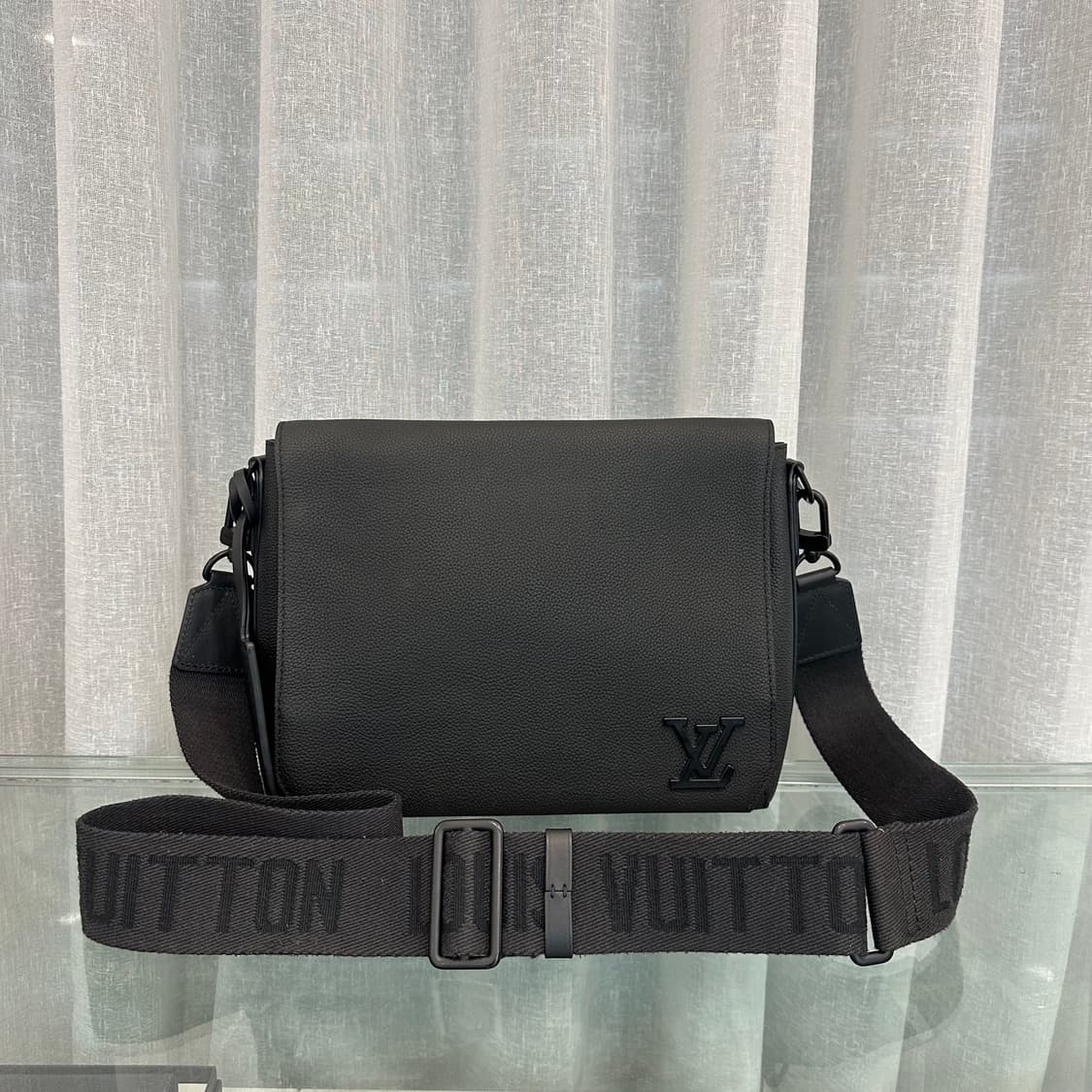 루이비통 LV에어로그램 메신저 크로스백 상품이미지1