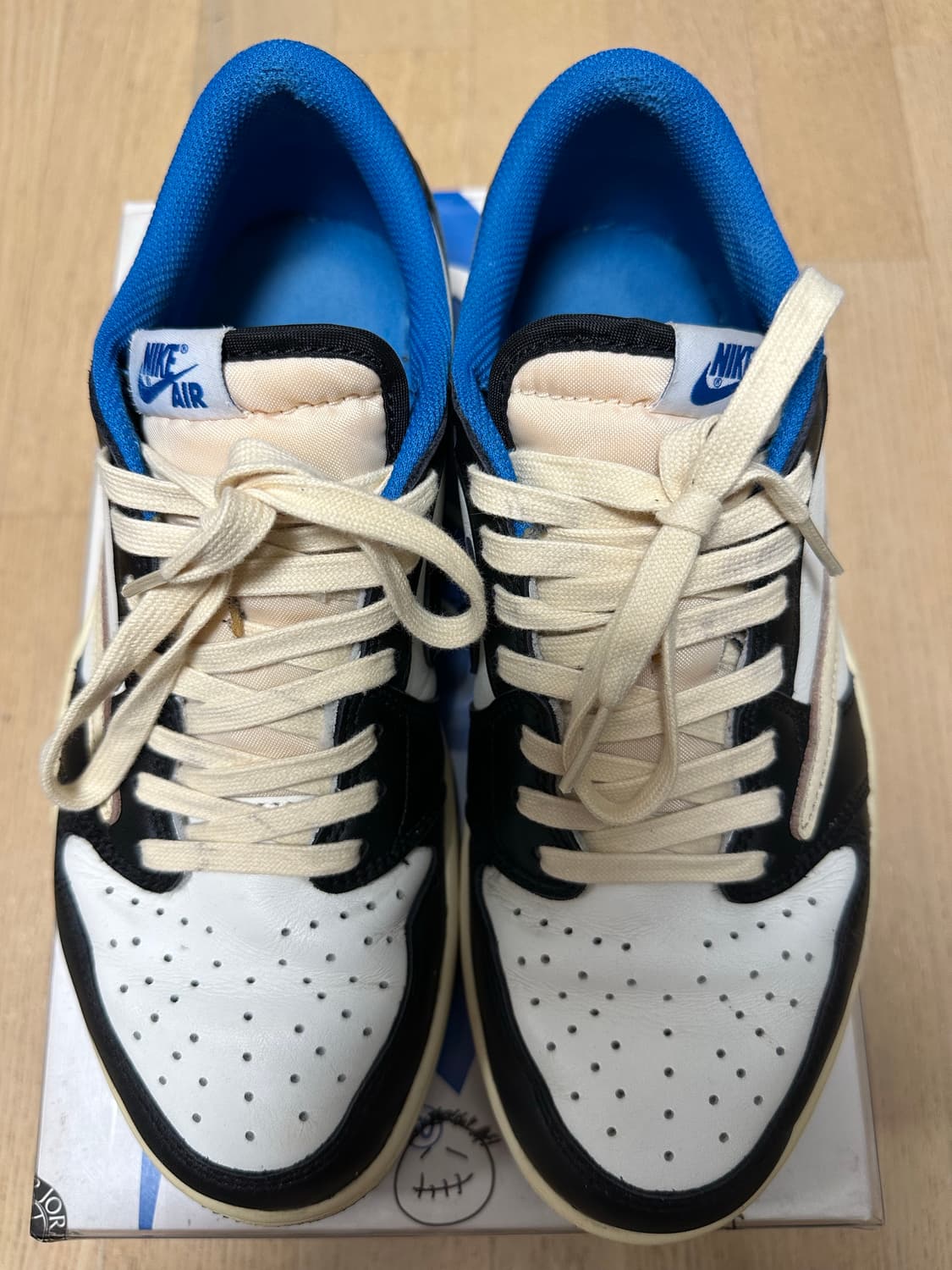 나이키 조던1 트래비스 스캇 프라그먼트 로우 프스캇 상품이미지1