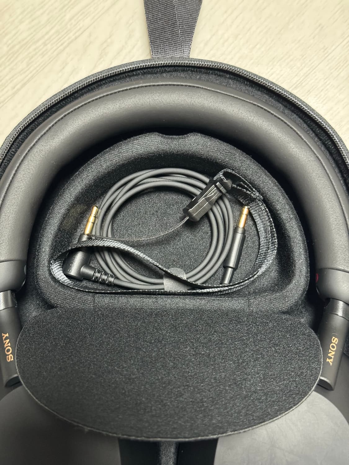 소니 노이즈캔슬링 블루투스 헤드폰 WH-1000XM5 상품이미지3