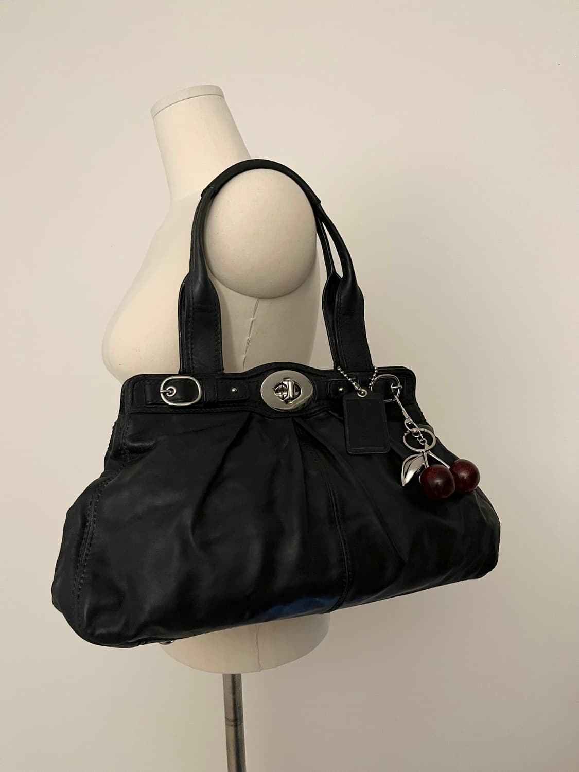 🎉BLACK FRIDAY🎉 Coach black bag 상품이미지3