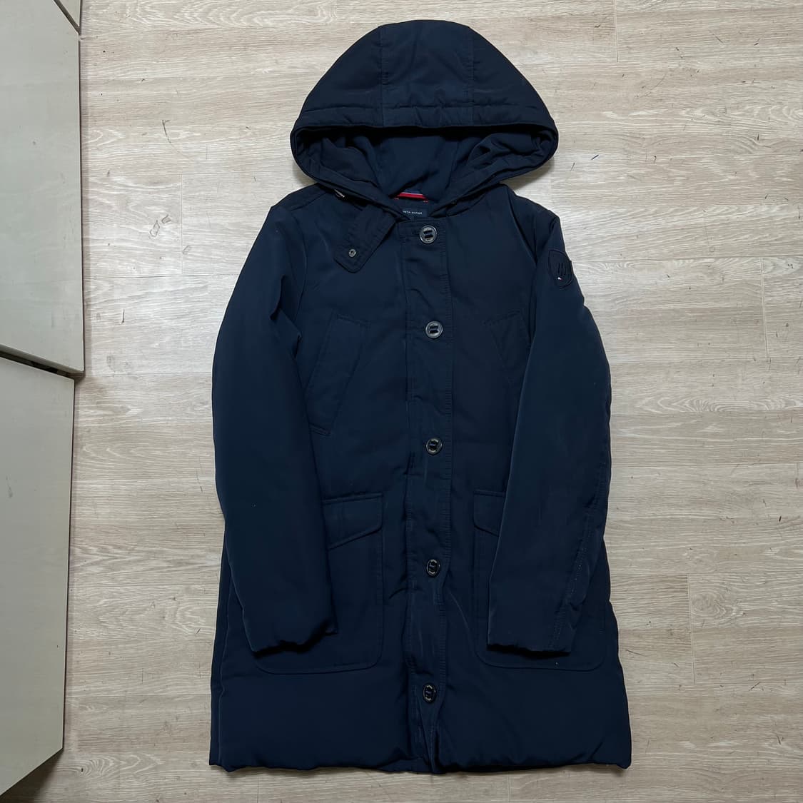 타미힐피거 여성 덕다운 후드 미디엄 롱패딩 점퍼 [네이비] M/95 상품이미지1