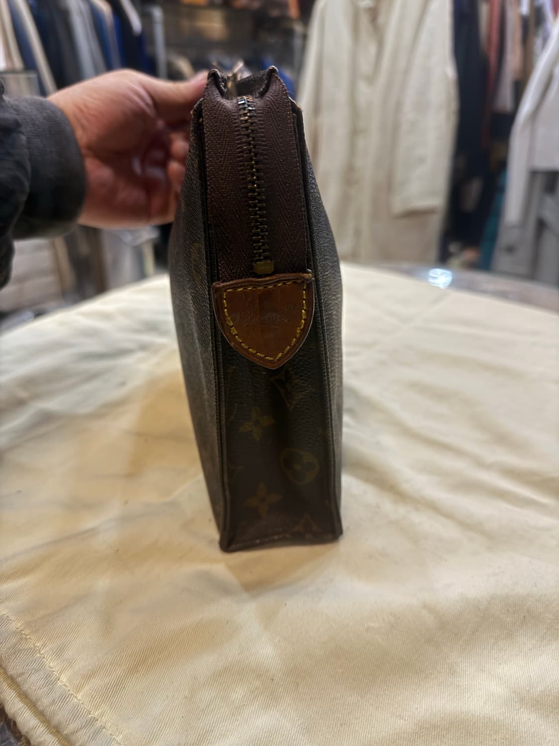정품 루이비통 모노그램 포쉐트 토일렛 26 팝니다 상품이미지2