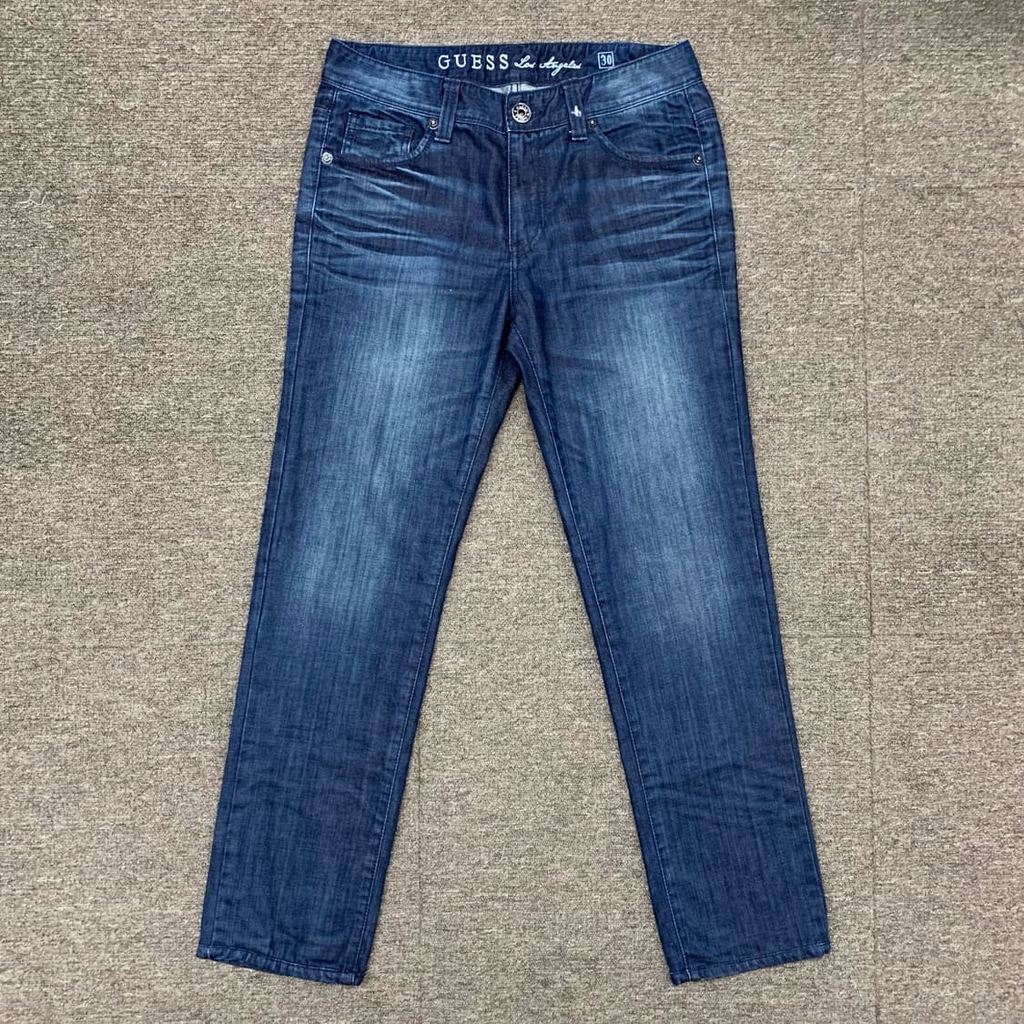 [33] 게스 블랙 메탈플레이트 테이퍼드핏 데님팬츠 상품이미지3