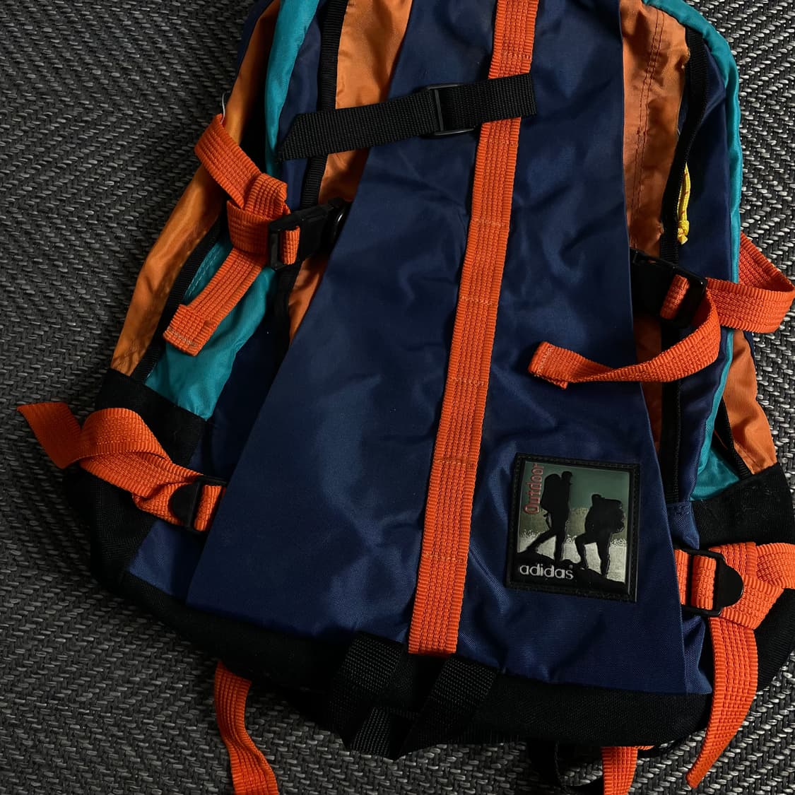 00s 아디다스 올드스쿨 버클 디테일 테크 백팩o 3631 상품이미지2