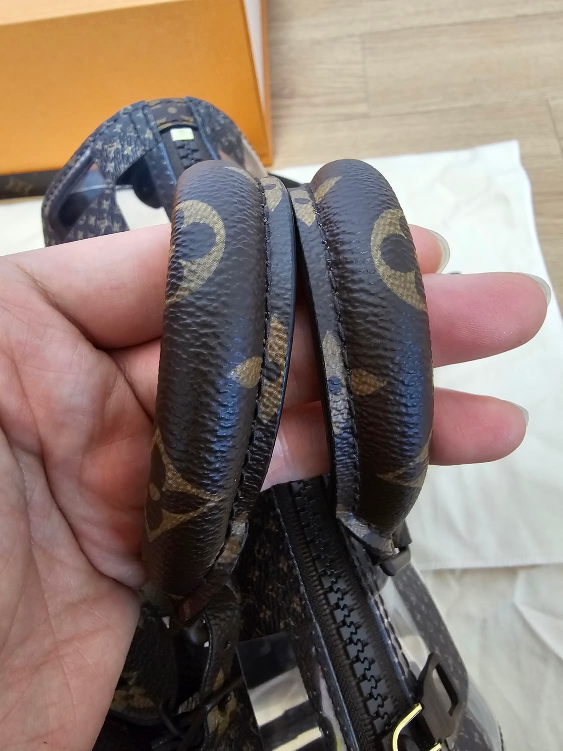 루이비통 버질아블로 투명 다미에 모노그램 키폴25 크로스백 상품이미지6