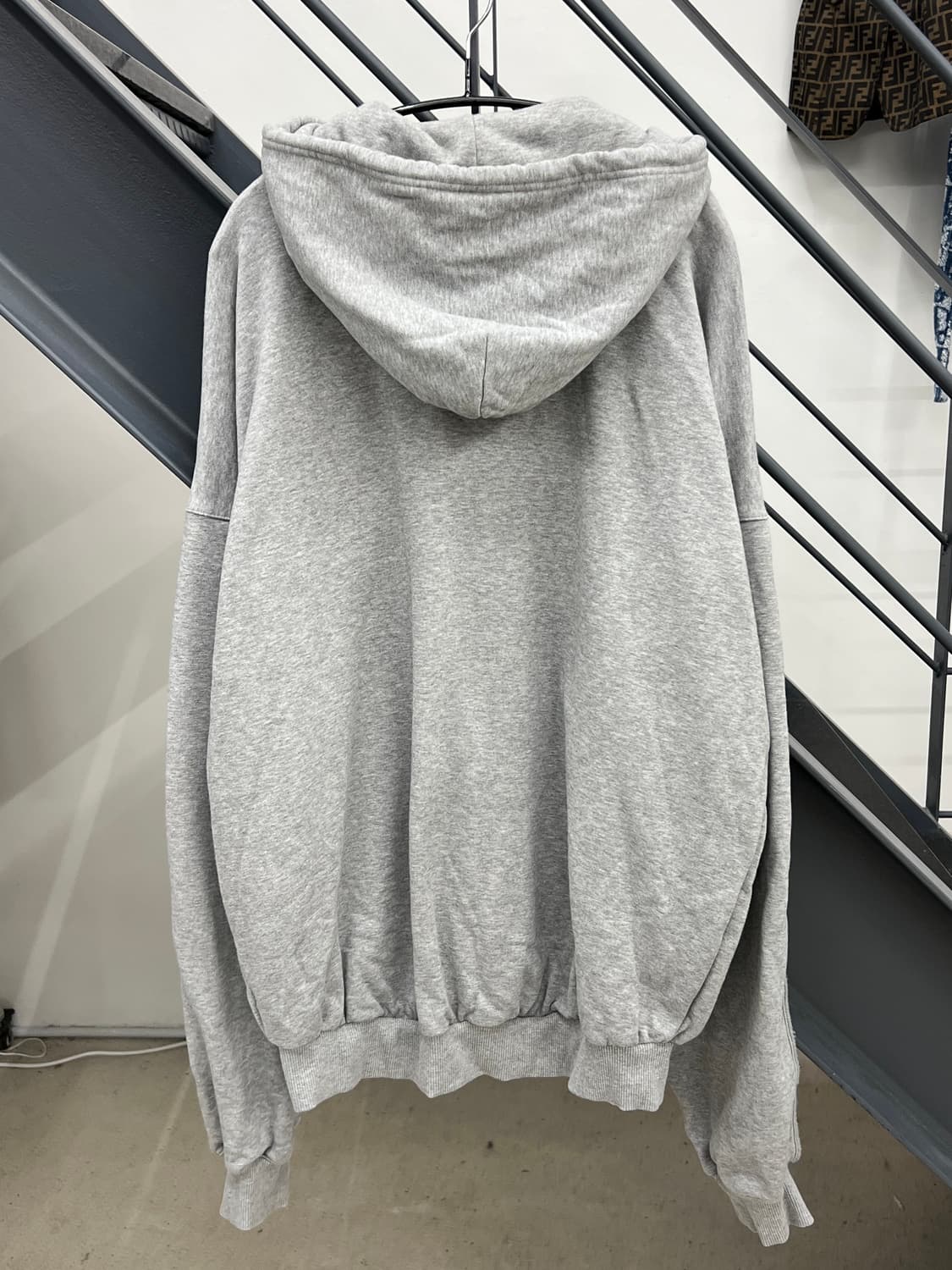 아디다스 X 고샤루브친스키 후드집업 상품이미지4