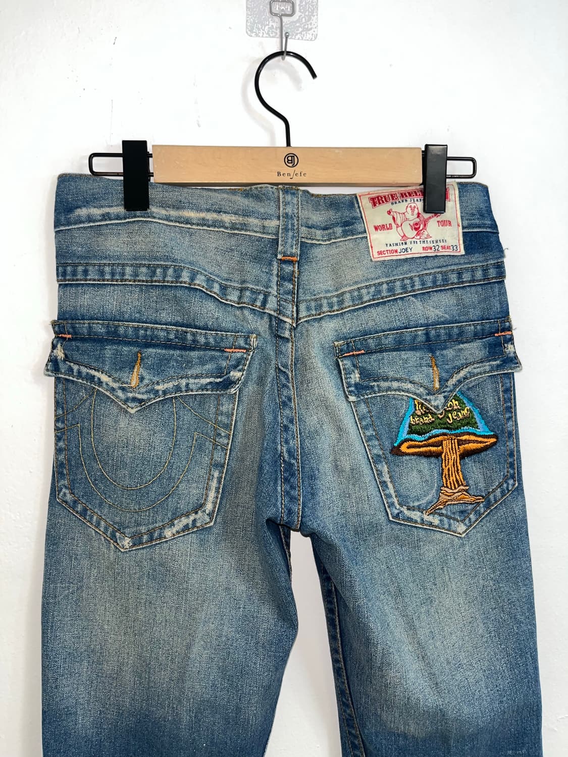 truereligion 백 포켓 자수 데님 팬츠 상품이미지5