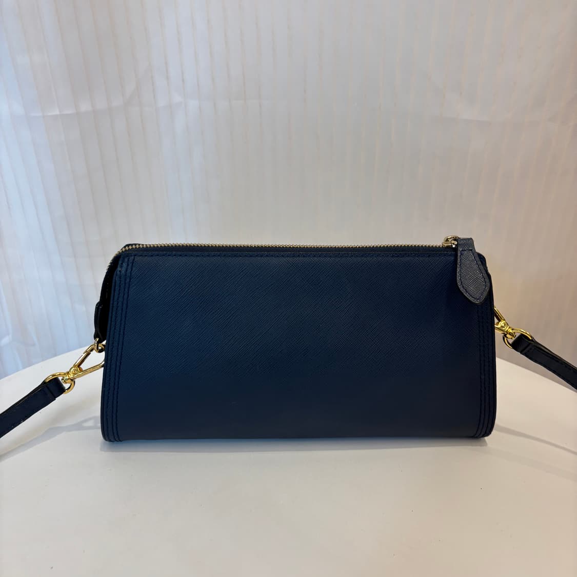 닥스 DD 금장 크로스백     상품이미지7