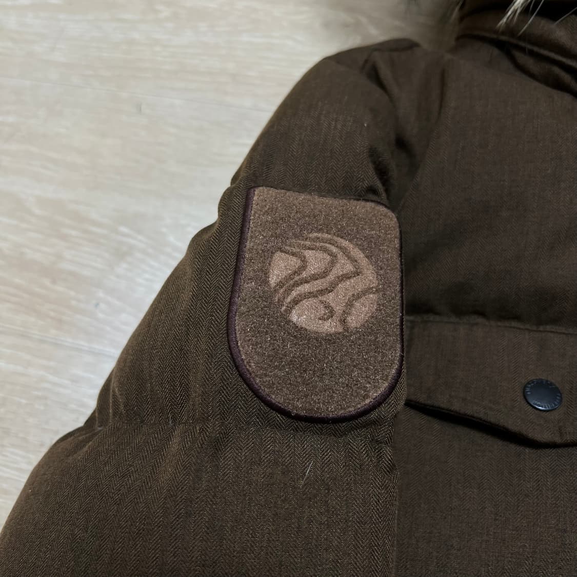 디스커버리 여성 퍼후드 구스다운 롱 패딩 점퍼 [브라운] M/95 상품이미지5