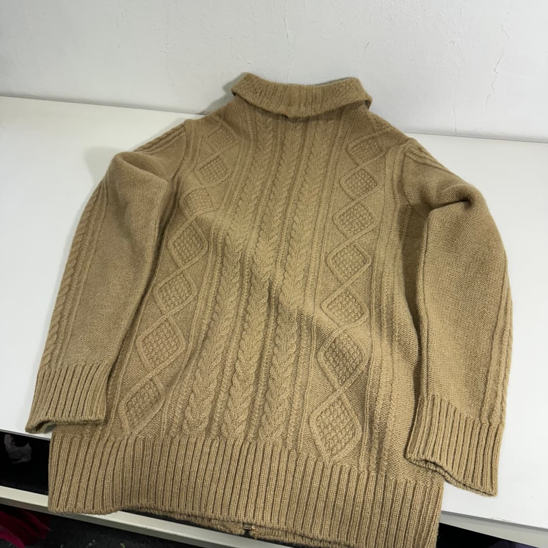 우먼M 빈폴 베이지 기본로고 모100% 카라넥 꽈베기니트집업 상품이미지5