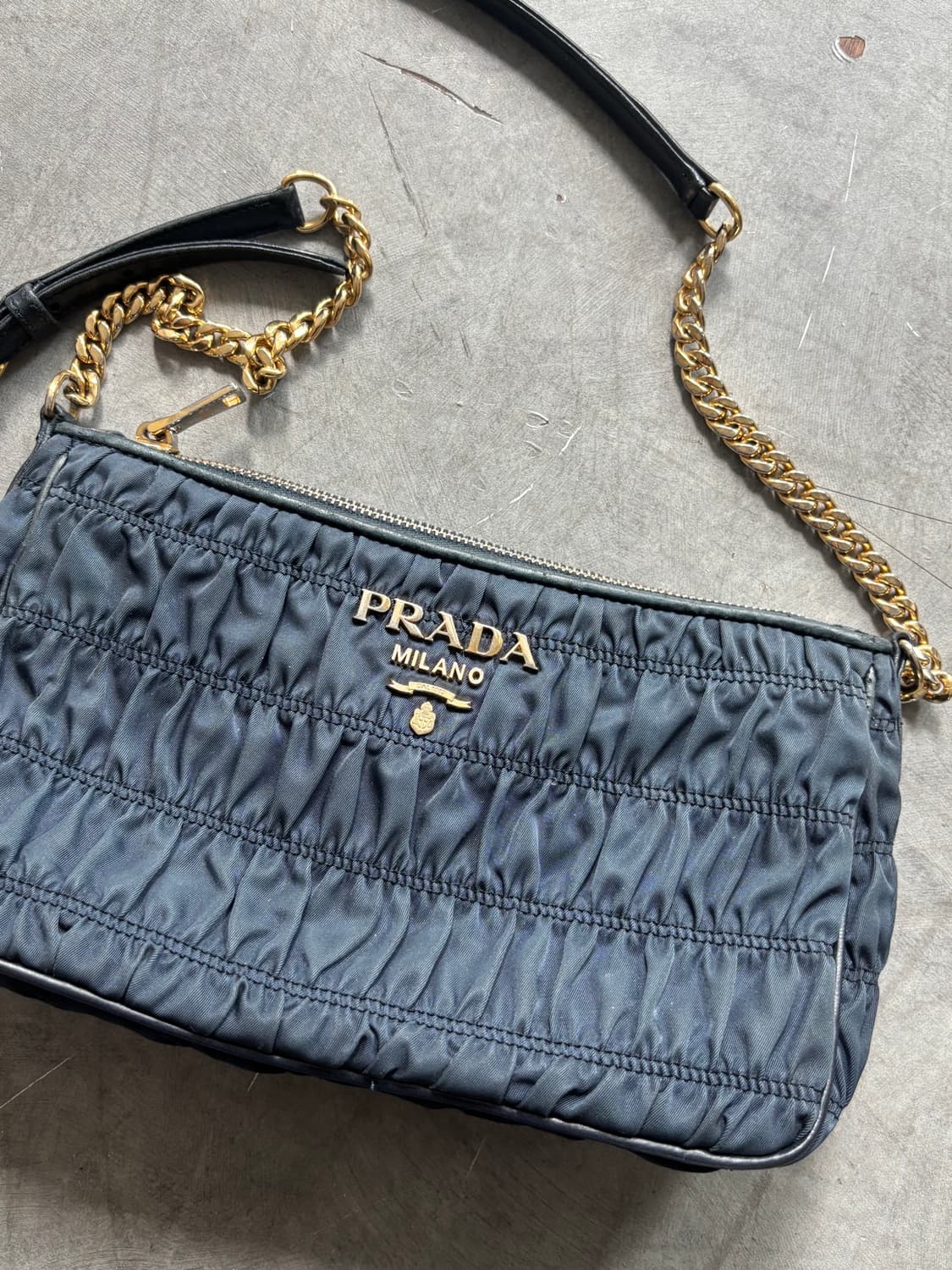 PRADA 프라다 네이비 나일론 테수토 고프레 숄더백 상품이미지4