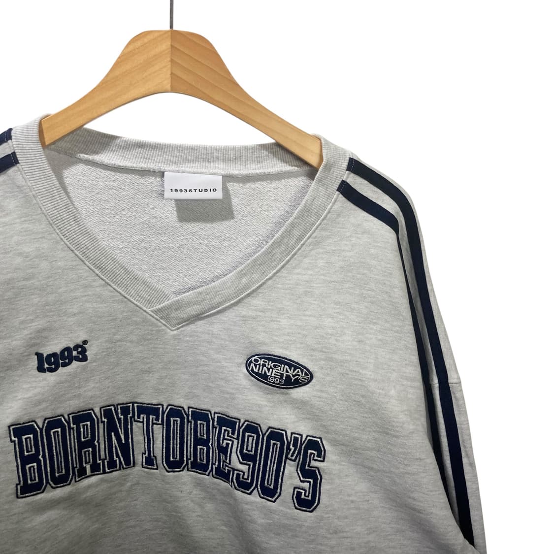 1993 스튜디오 사이드라인 멜란지 브이넥 맨투맨 상품이미지3