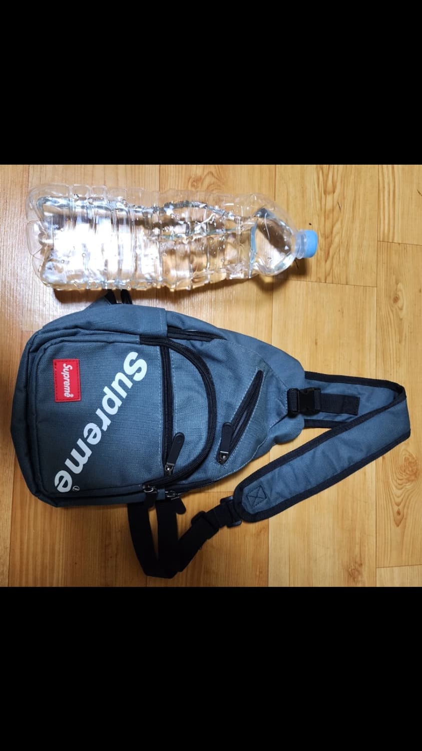 슈프림 크로스백 회색 상품이미지2