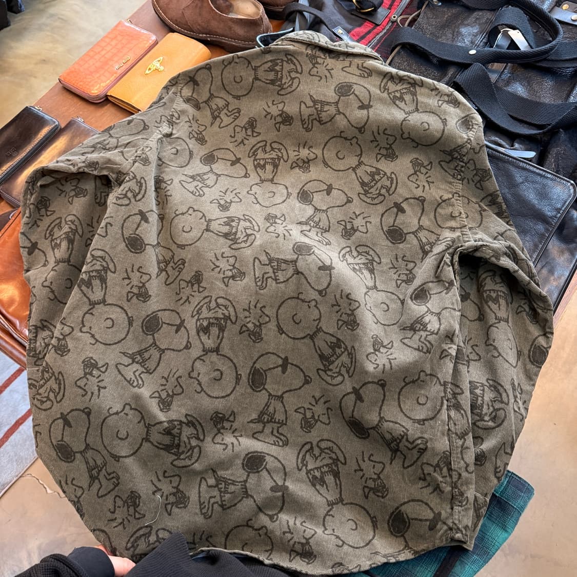 카스텔바작 이탈리아 생산 코듀로이 스누피 셔츠 XL 상품이미지4