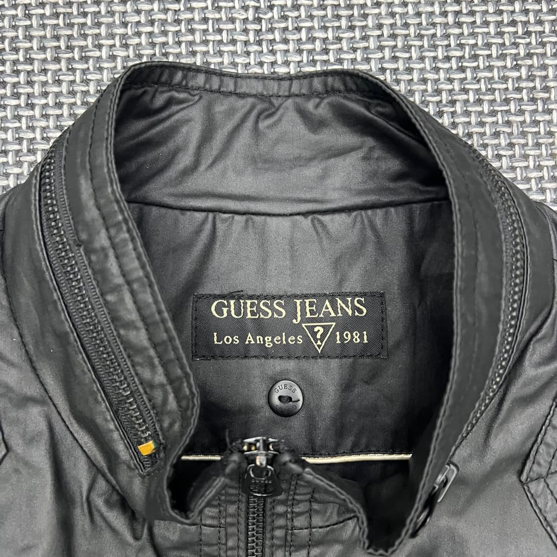 게스 00s 블랙 나일론 자켓 상품이미지2