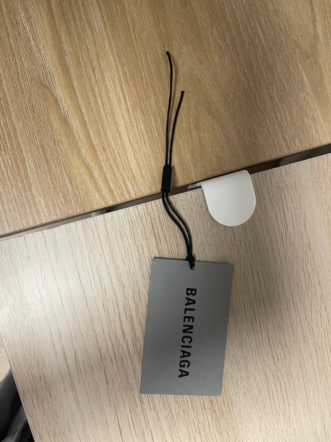 지금사면 내일 배송+택포) 발렌시아가 우크라이나 롱슬리브 M 상품이미지5