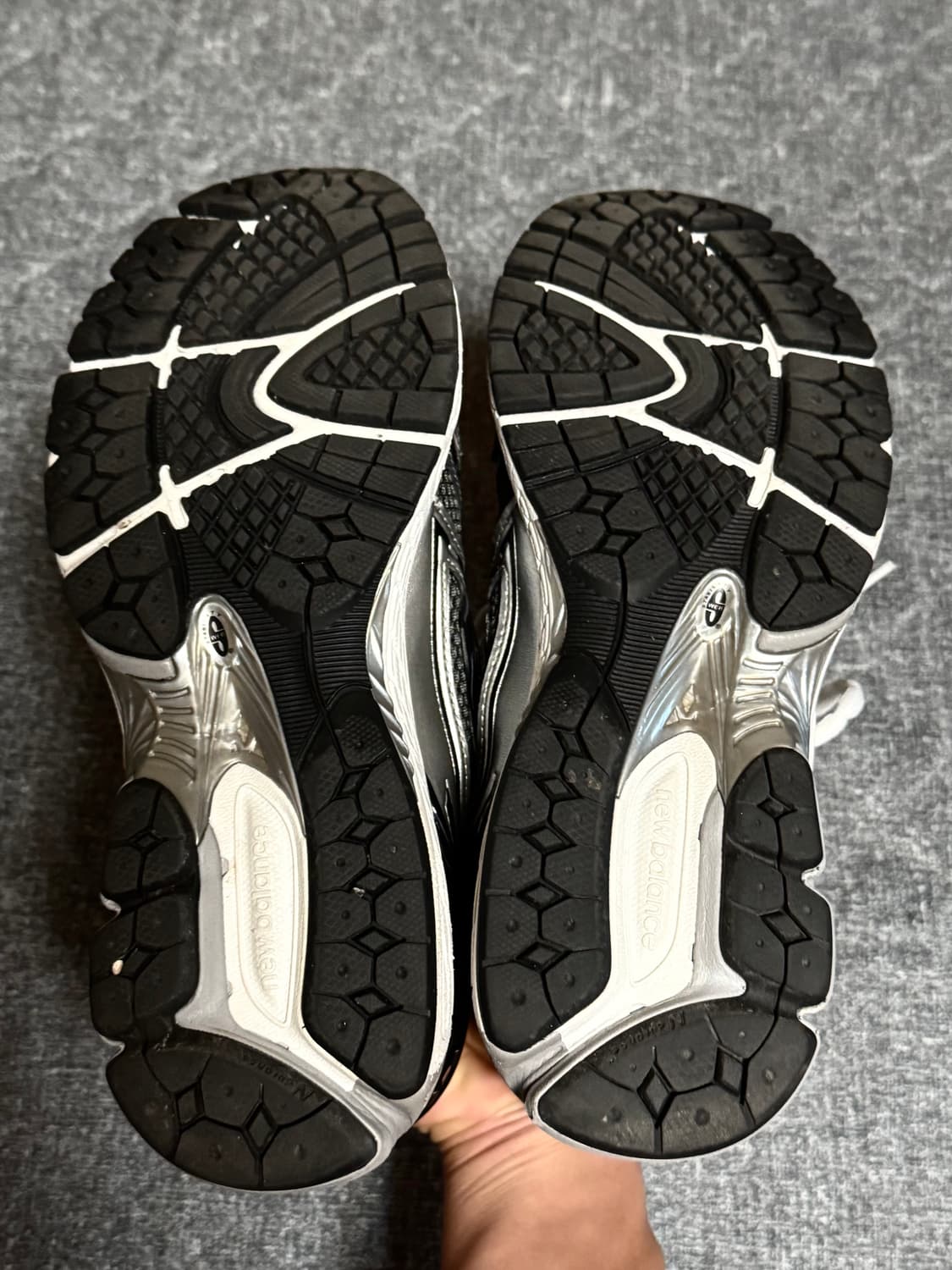 뉴발란스 1906 실버 메탈릭 255 상품이미지7