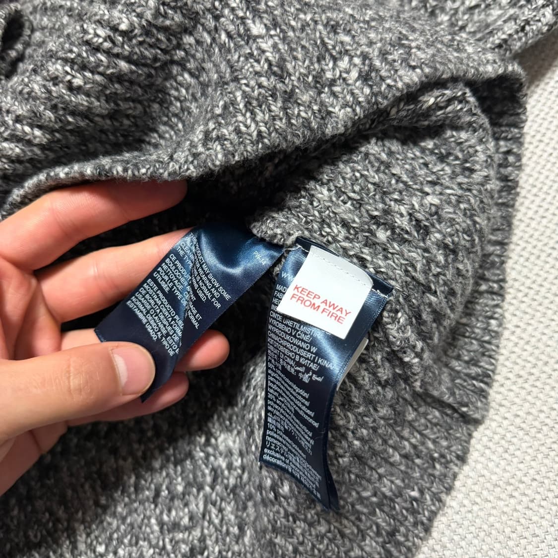 타미힐피거 빅로고 니트 상품이미지3