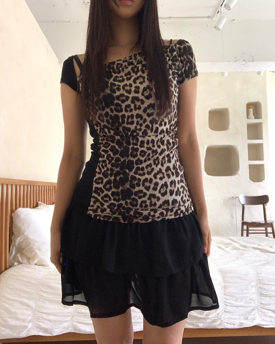 Leopard asymmetric off-shoulder top 상품이미지3