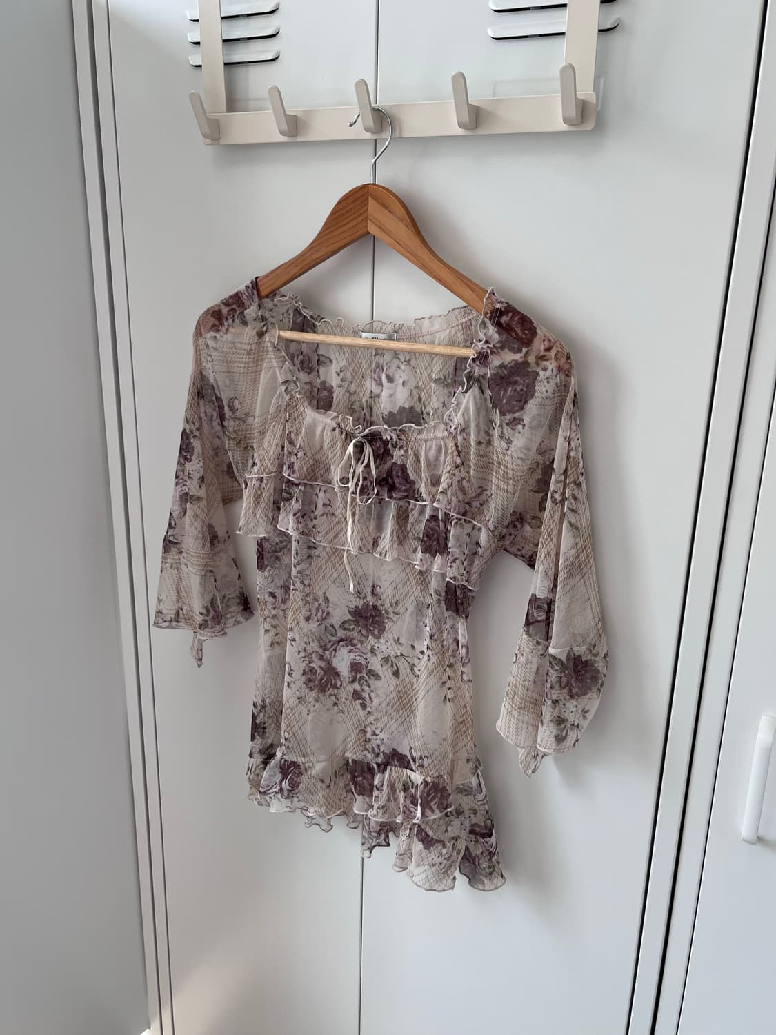 로사체리 Rosa cheri  장미 프릴 시스루 블라우스 상품이미지1