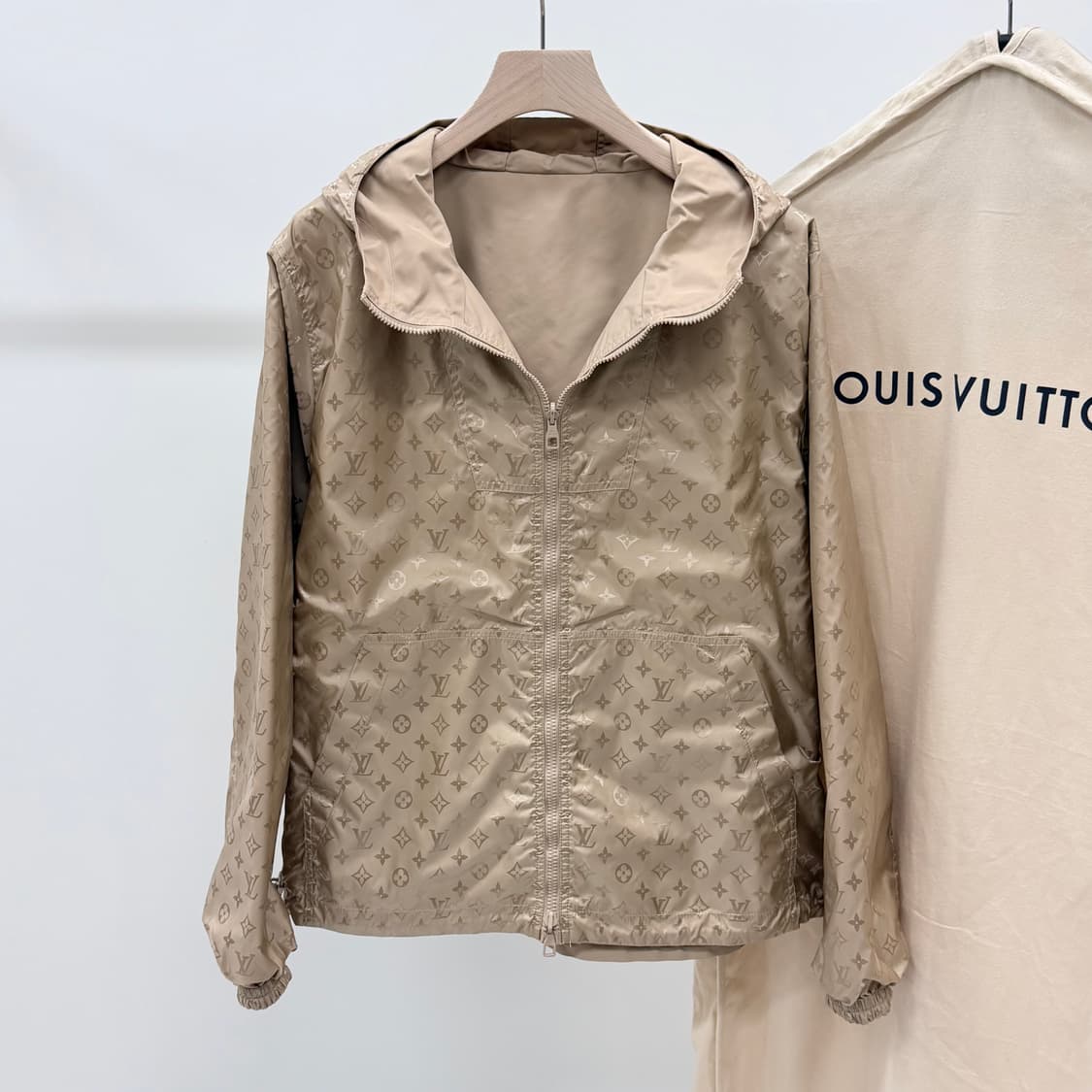[S+급/52] 루이비통 모노그램 리버서블 바람막이 자켓 풀구성 상품이미지1