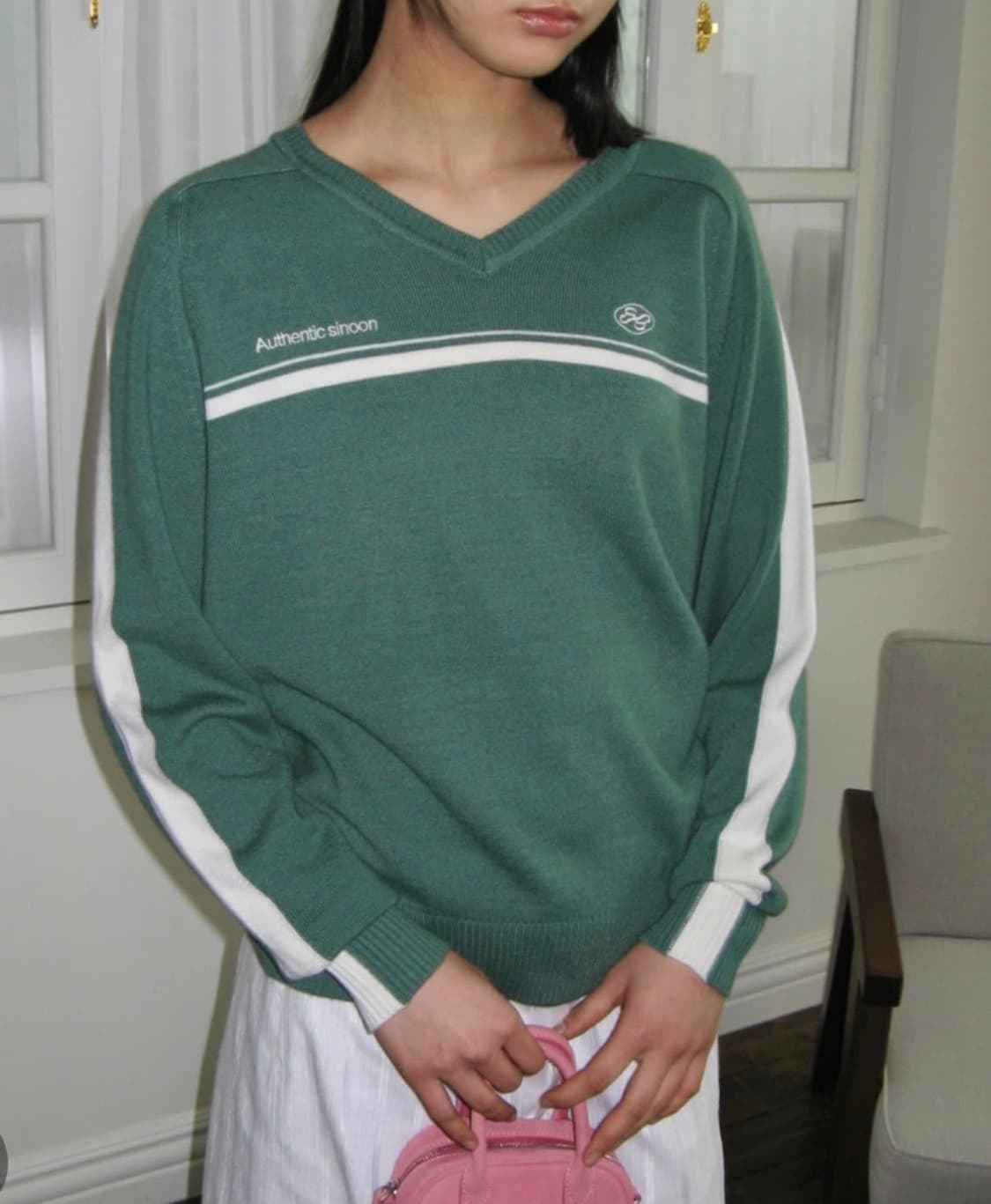 시눈 브이넥 니트 상품이미지1