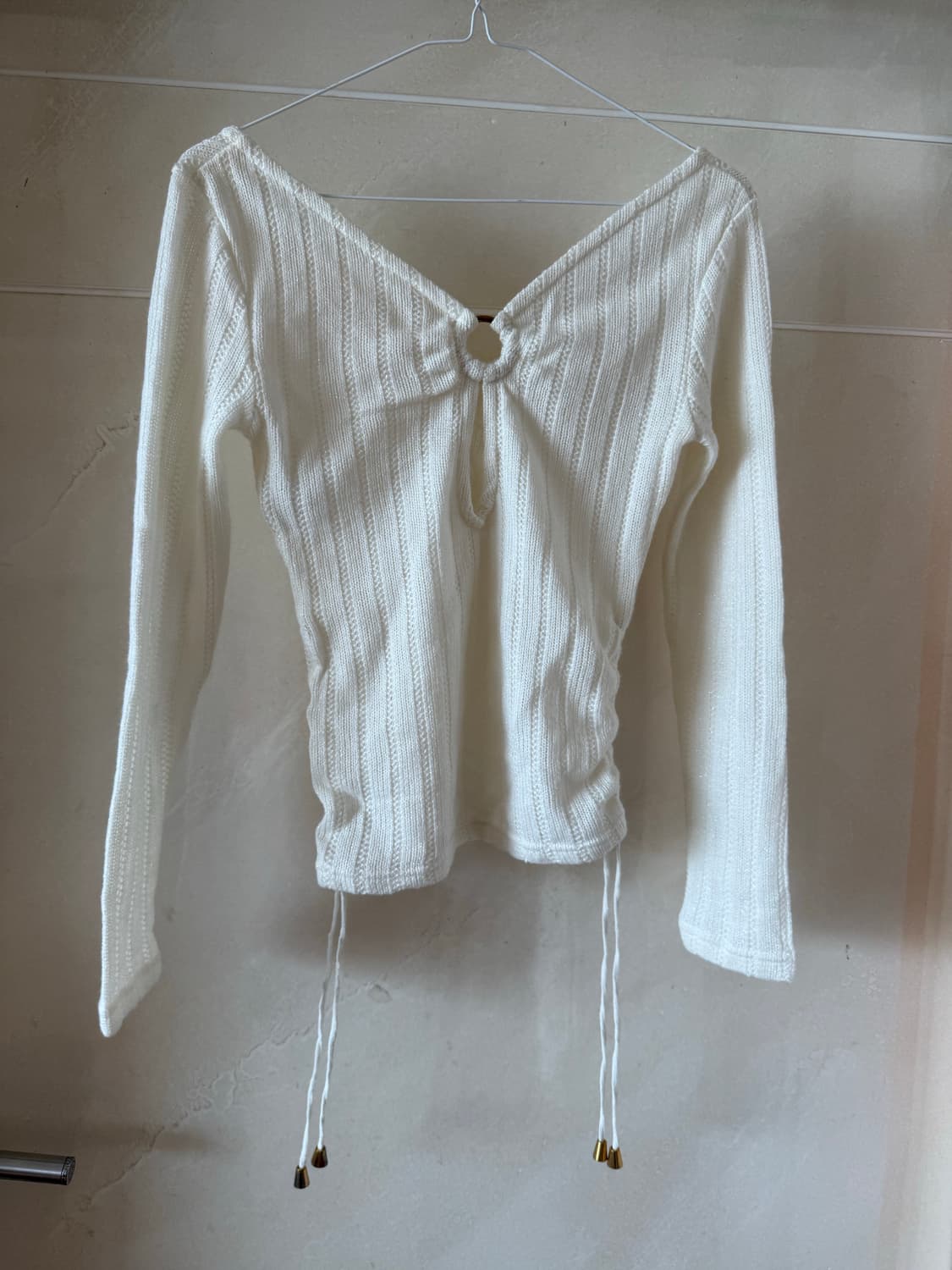 Vintage White V-Neck Shirred Knit Top 상품이미지2