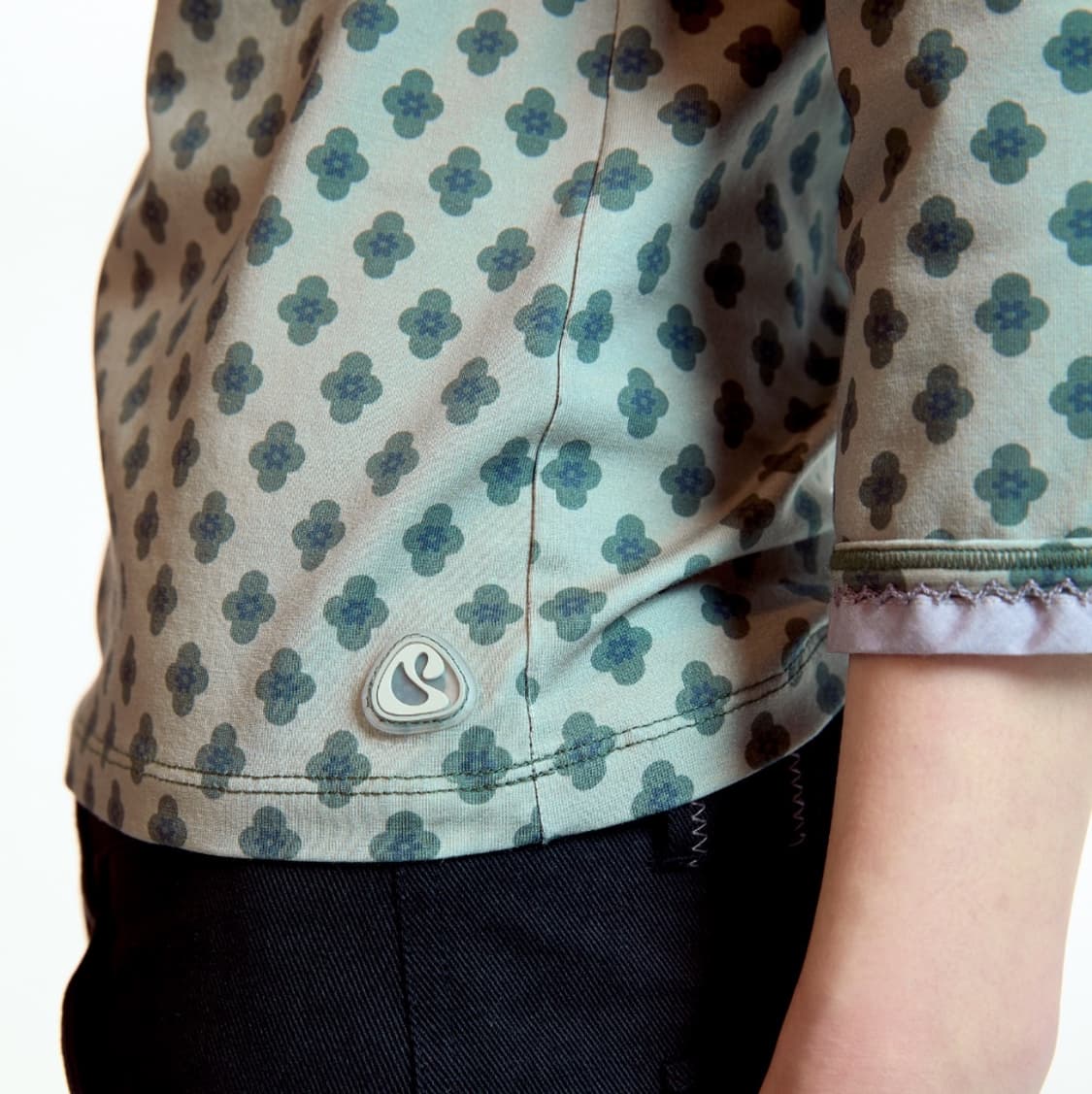 [2] 코이세이오 26ss 플라워 카프리 슬리브 라이트 카키 상품이미지7