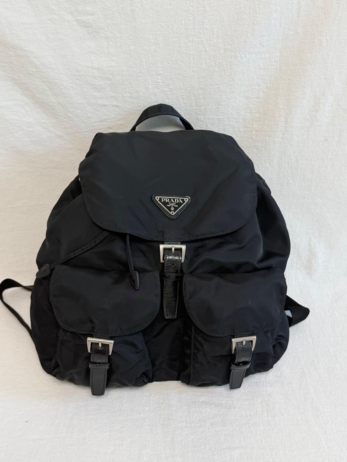 정품 프라다 포코노 나일론 투포켓 미디움 백팩 블랙 상품이미지4