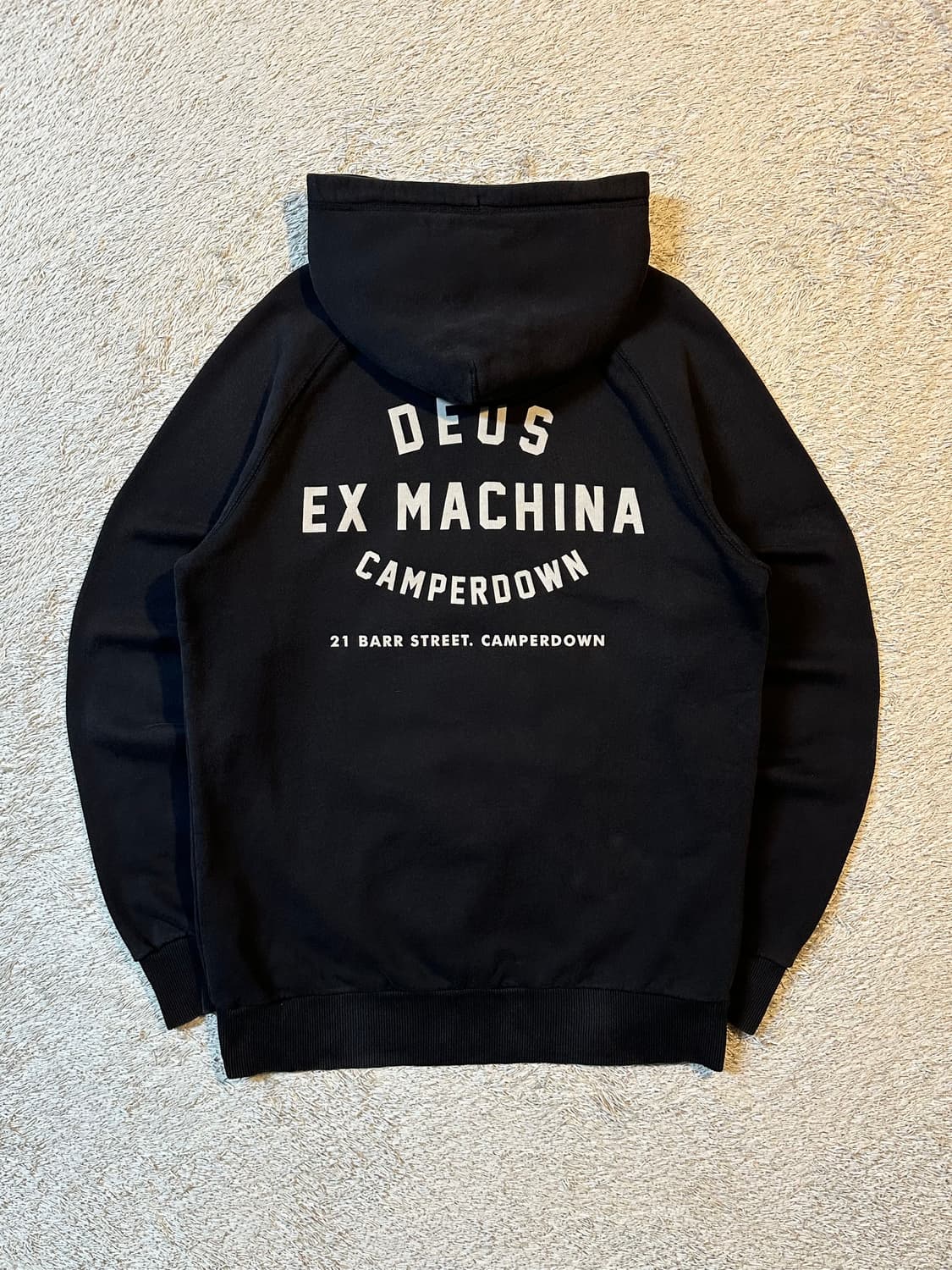 데우스 엑스 마키나 DEUS 캠퍼다운 어드레스 후드티 블랙 상품이미지1