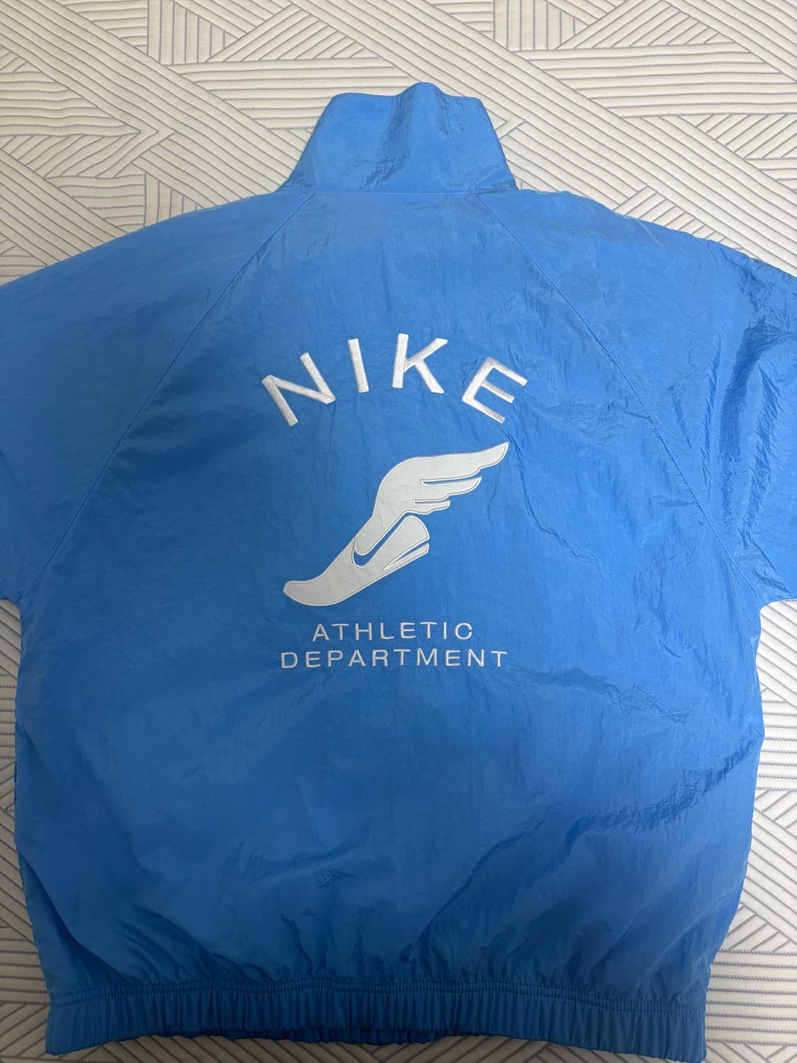 나이키 athletic dept 바람막이 L 사이즈 판매합니다 상품이미지2