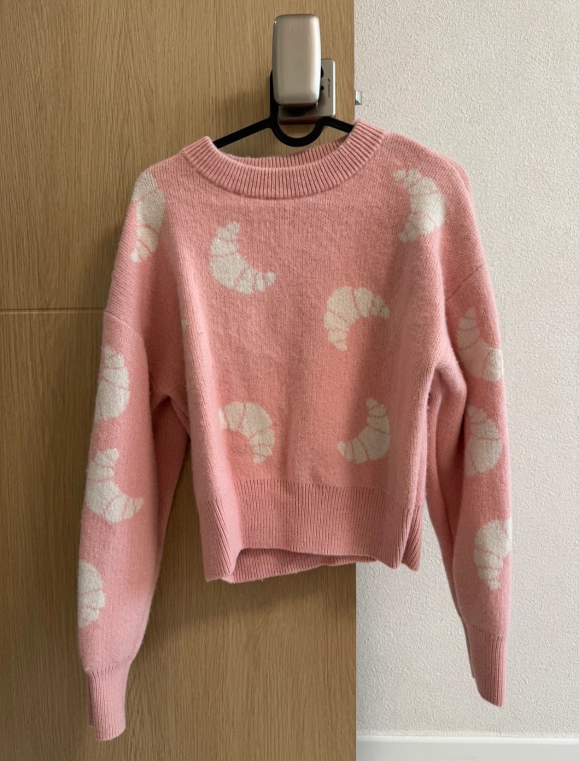 앤아더스토리즈 크루아상 니트 상품이미지2