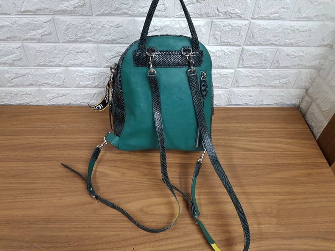 잘모이 백팩 (미사용 리얼뱀피) 상품이미지3