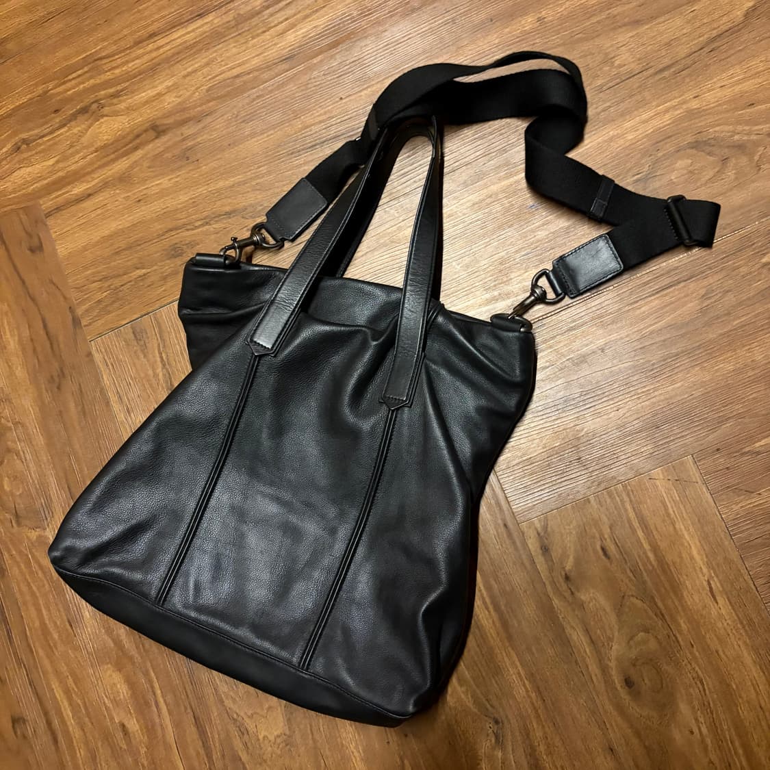 DOLCE AND GABBANA LEATHER TOTE BAG 상품이미지2