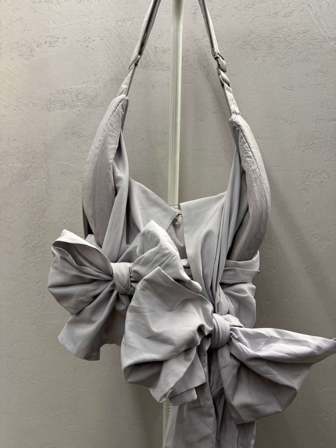 IUGA MAKA RAS 이우가마카라스 그레이 크로스백  상품이미지2