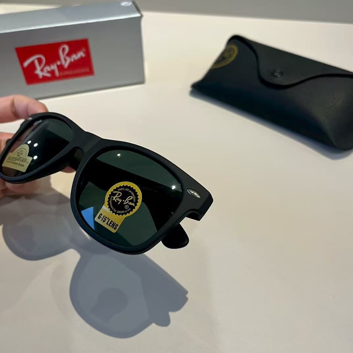 레이밴 폴리쉬드 블랙 프레임 클래식 선글라스 상품이미지4