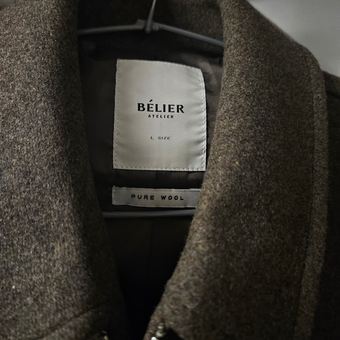 (L)벨리에 시티트립 블루종 브라운 자켓팝니다 새상품급 상품이미지2