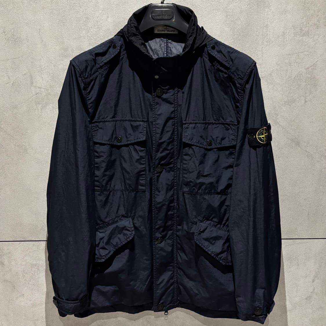 A+ / XL (105) 스톤아일랜드 나슬란 라이트 와트로 바람막이  상품이미지1