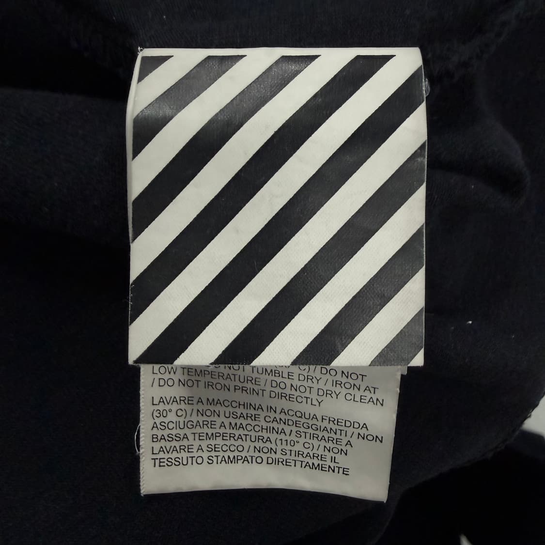 오프화이트 백로고 반팔티 상품이미지5