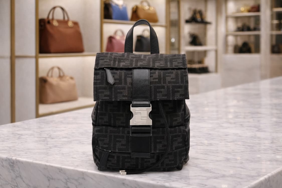 [S급] 펜디 캔버스 슬링백팩 판매합니다!!! 상품이미지1