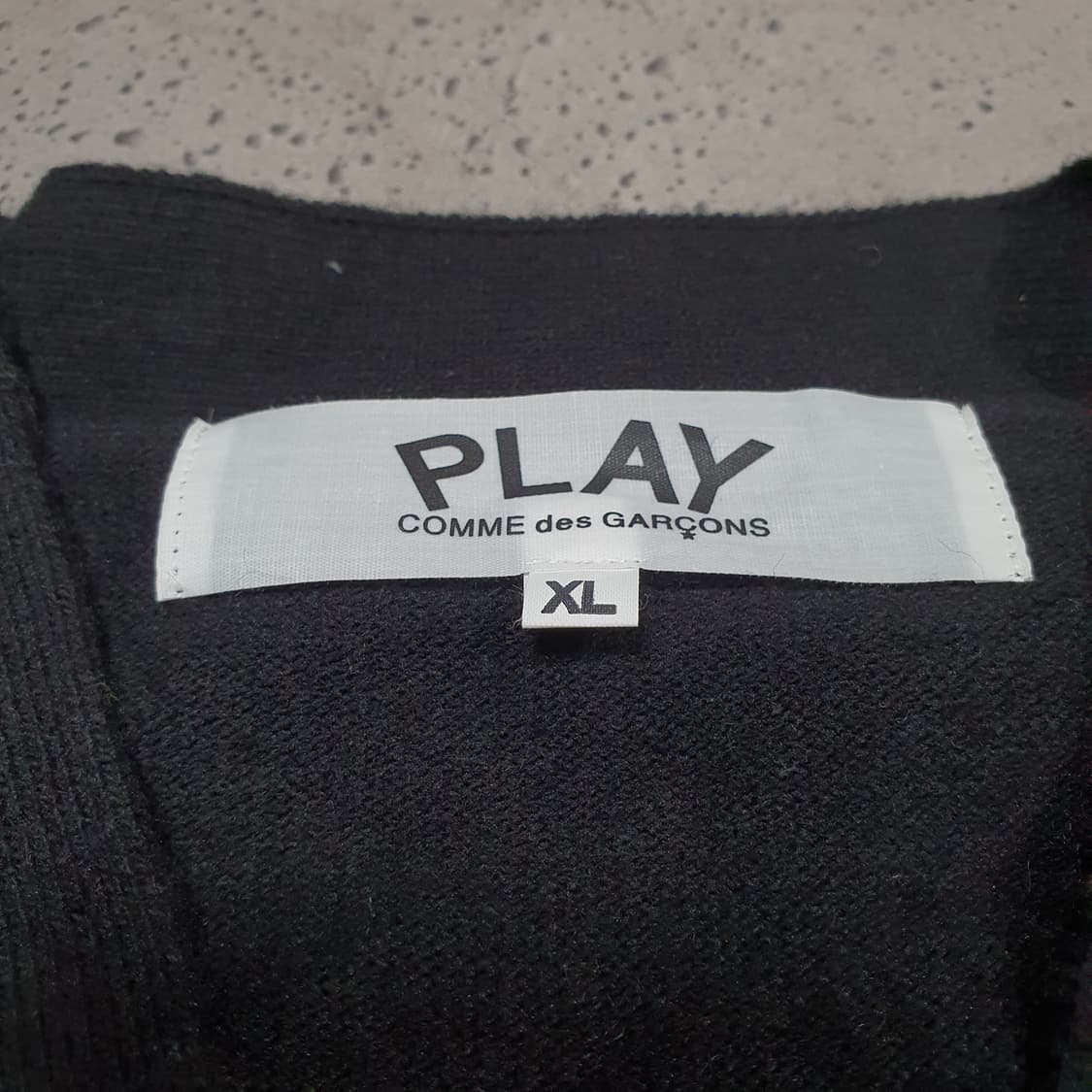 ✨ (바배) 꼼데가르송 골드와펜 브이넥 블랙 가디건  상품이미지3