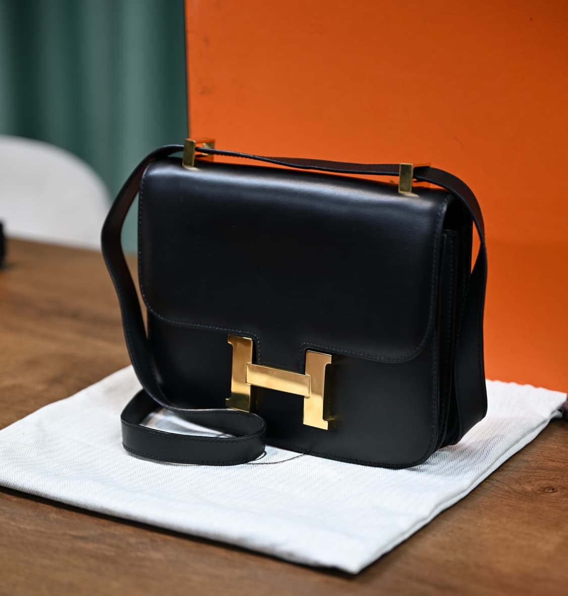 에르메스 블랙 숄더백 금장 H로고 상품이미지2